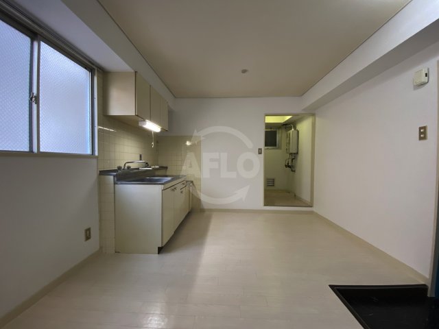 バルコニー　松弥ハイツ　キッチン