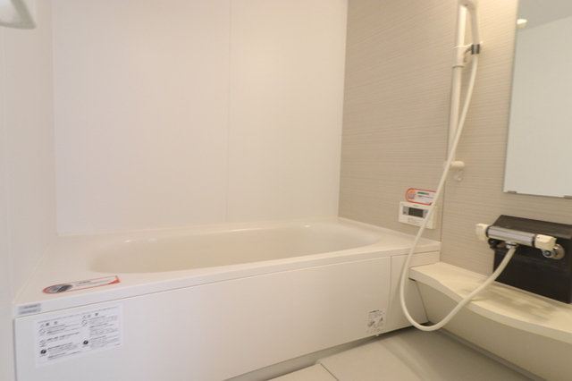 バス・シャワールーム　２０２　浴室