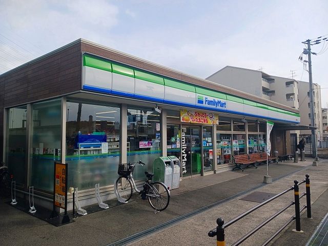コンビニ　ファミリーマート尼崎常松店（コンビニ）まで78m