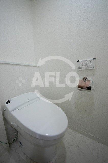 トイレ　ヴィラ・リヴィエール　温水洗浄便座