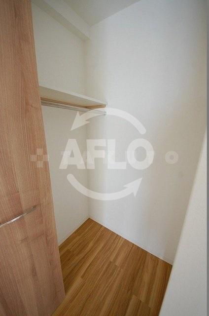 収納　ヴィラ・リヴィエール　ウォークインクローゼット