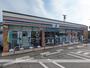 コンビニ　セブン－イレブン広島高取北店（コンビニ）まで557m