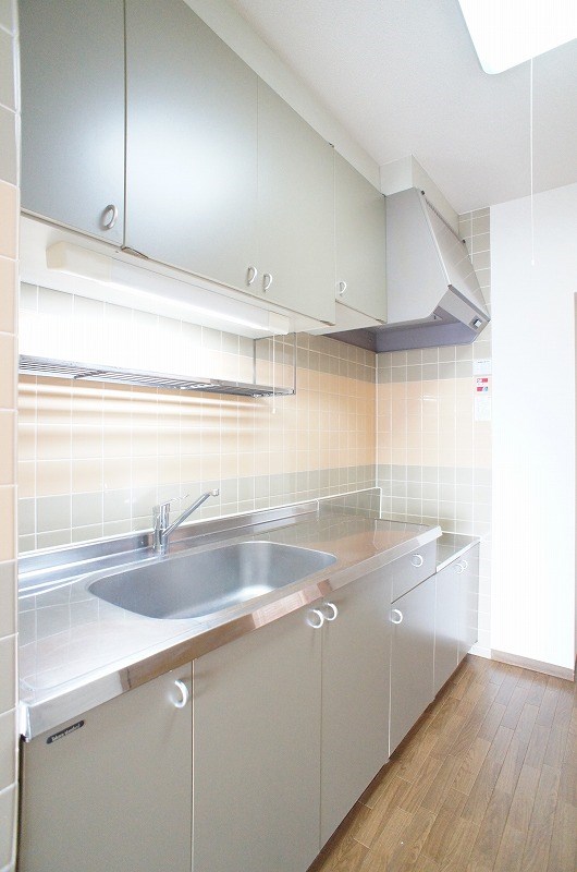 キッチン　※同タイプ別室画像につき現況優先