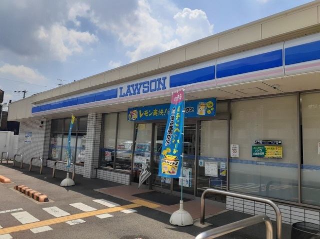 コンビニ　ローソン様（コンビニ）まで450m