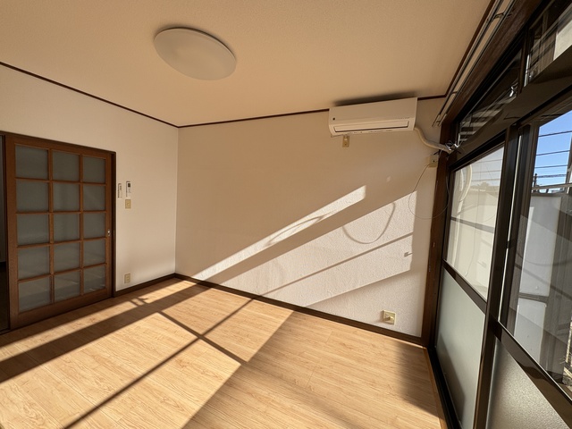 居室・リビング　内見・ご案内出来ます。お気軽にご一報下さい。