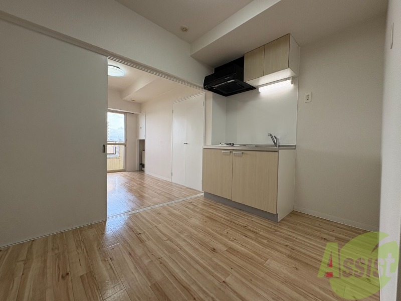 居室・リビング　白を基調とした明るい印象のお部屋になっています！