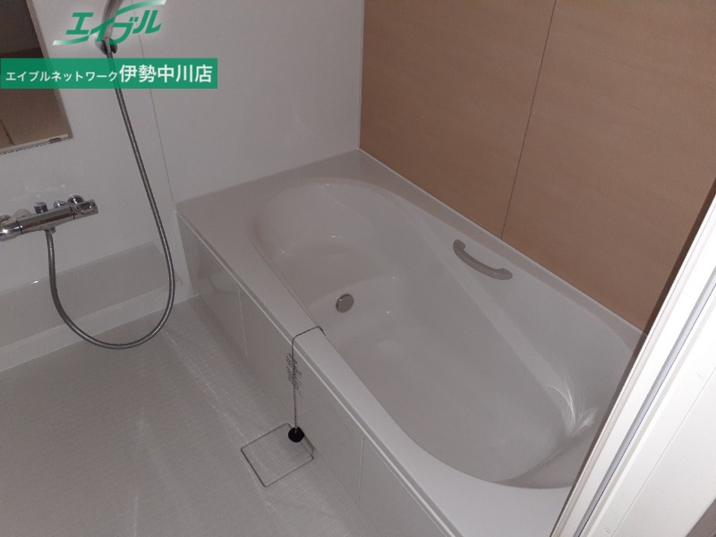 バス・シャワールーム　同型タイプのお写真です。