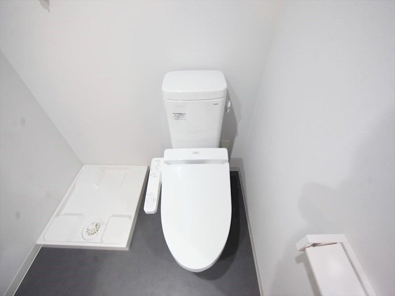 トイレ　温水洗浄暖房便座付トイレ
