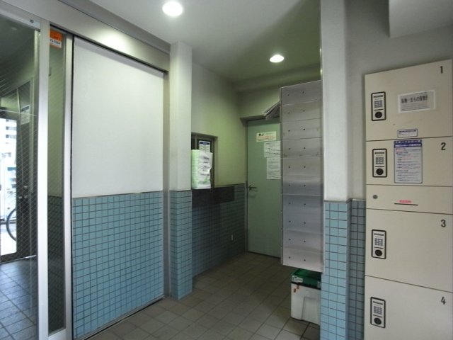 エントランス　建物の内部です