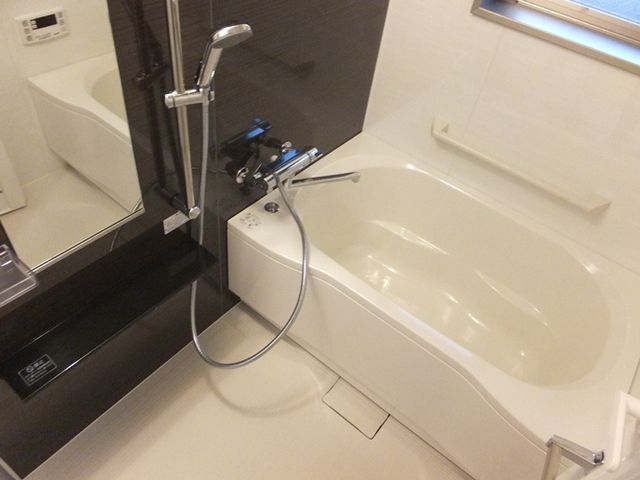 バス・シャワールーム　浴室乾燥機能付バスルーム