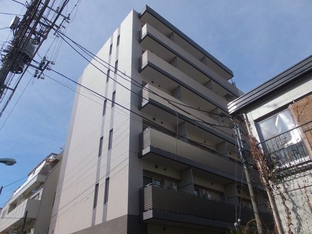 建物外観　築浅賃貸マンション
