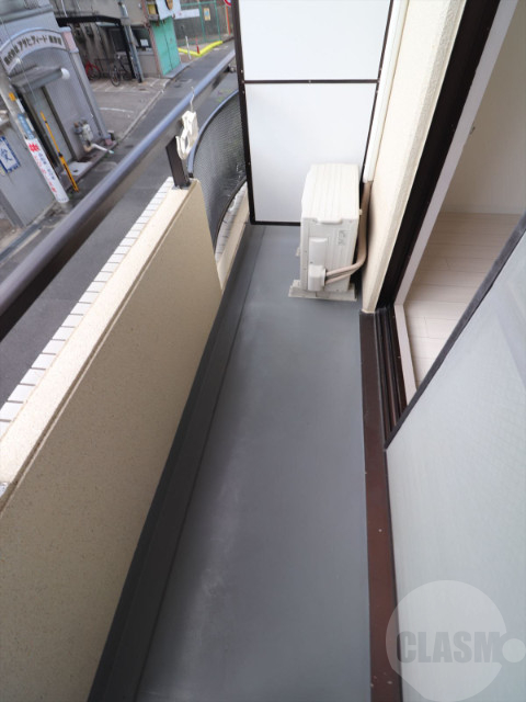 バルコニー　明るいバルコニー