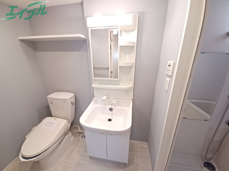 洗面設備　同型参考写真