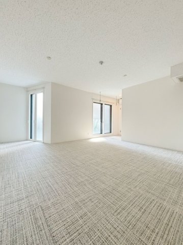 居室・リビング　16.17帖の防音室です