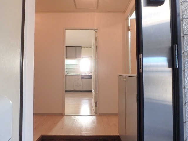 居室・リビング　玄関ホールも広々です