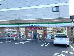コンビニ　ファミリーマート八事弥生が岡店（コンビニ）まで692m