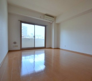 居室・リビング　広々とした洋室♪