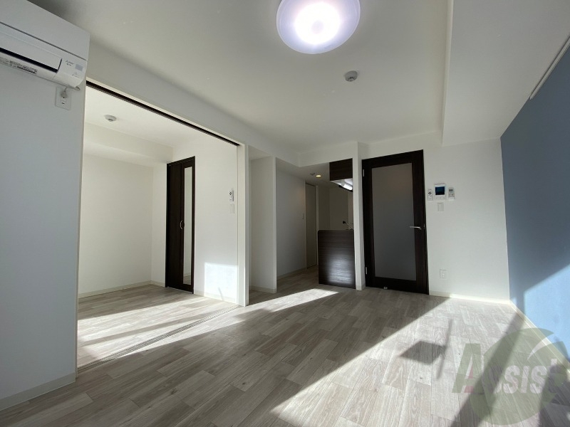 居室・リビング　広くてキレイなお部屋が広がっていて、充実した生活が送れそう。