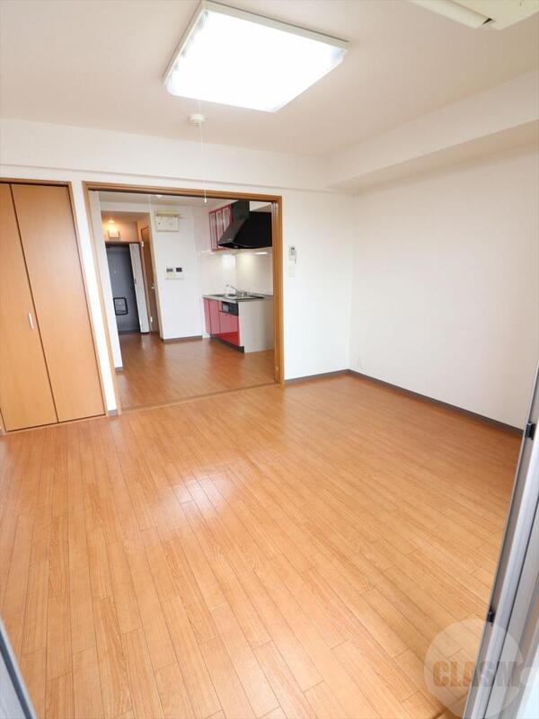 居室・リビング　７帖の洋室、４．８帖のＤＫです