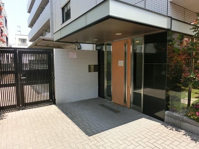 ロビー　オートロック完備です