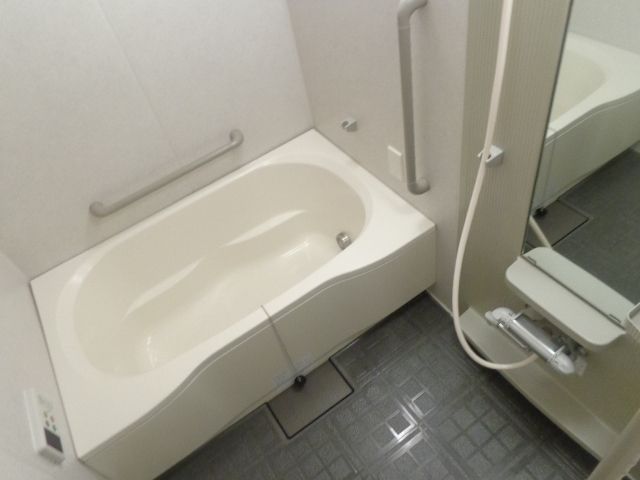 バス・シャワールーム　追焚機能付きバス