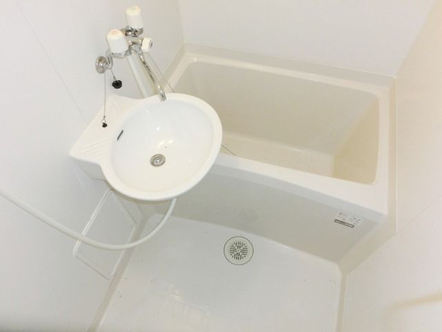 バス・シャワールーム　キレイな浴室ですね