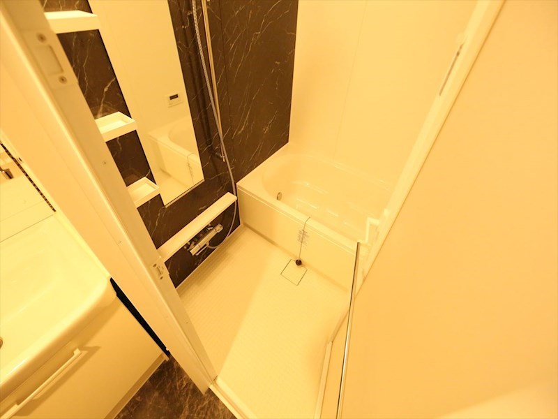 バス・シャワールーム　浴室暖房乾燥機付　追い焚き・オートバス機能付お風呂