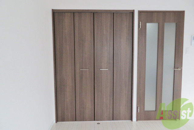 収納　クローゼットです。奥行もしっかりあります。