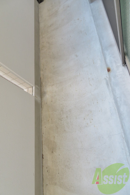 バルコニー　バルコニーは幅もしっかりあって洗濯物がはかどりそうですね。