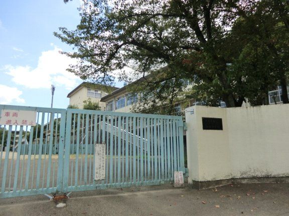 中学校　京都市立洛西中学校（中学校）まで830m