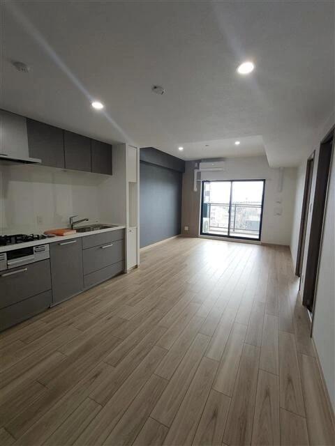 居室・リビング　広々とした洋室のお部屋