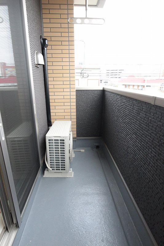 バルコニー　写真は同型シリーズです。