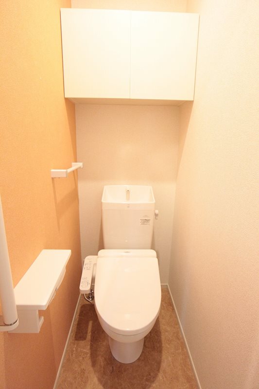 トイレ　写真は同型シリーズです。