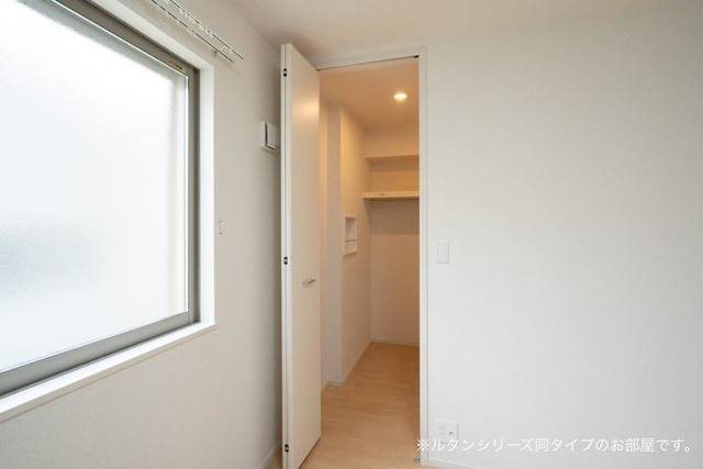 収納　写真は同型シリーズです。