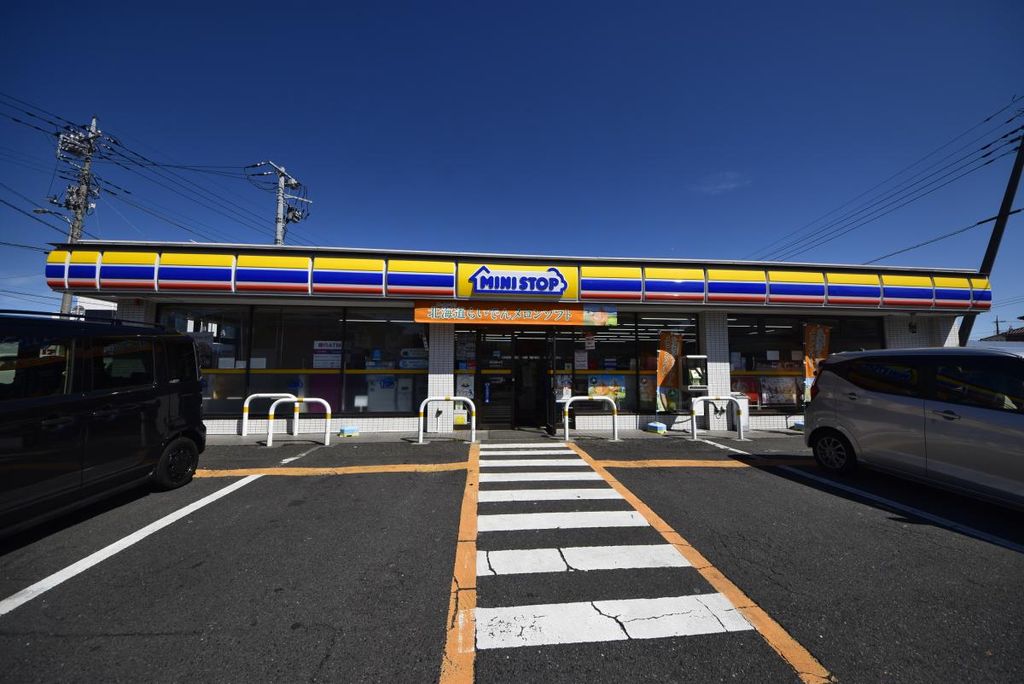 コンビニ　ミニストップ（コンビニ）まで370m