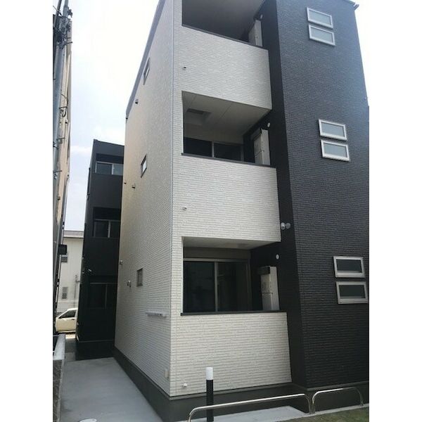 建物外観　オートロック、宅配ボックス完備☆