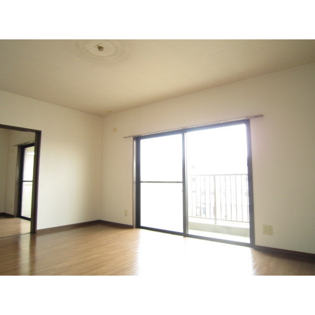 居室・リビング　日当たり良好