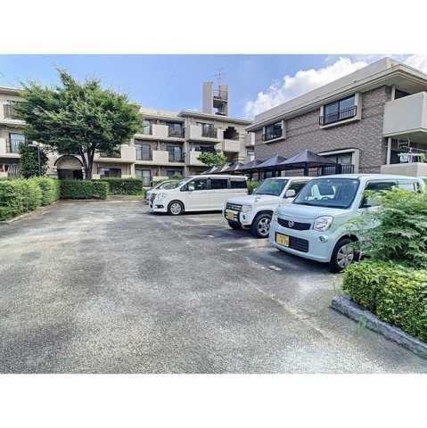 駐車場　南側駐車場