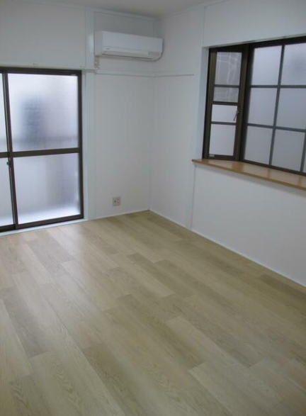 居室・リビング　オールフローリングで明るい室内☆