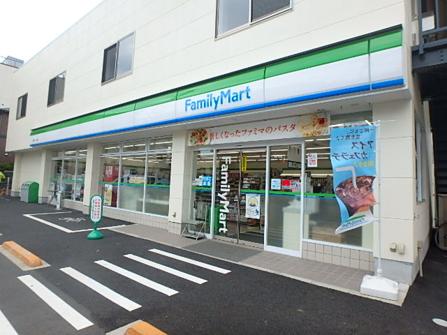コンビニ　ファミリーマート 西尾久一丁目店（コンビニ）まで77m