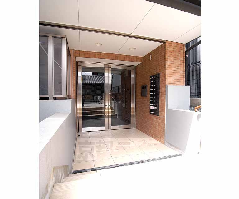 その他共有部分　入口部分は少し段差があります！