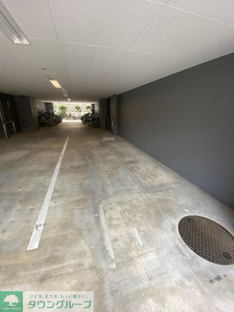 駐車場　エントランス