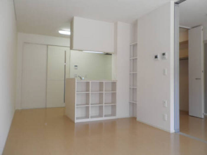 居室・リビング　こちらのリビングで趣味の時間をお楽しみください