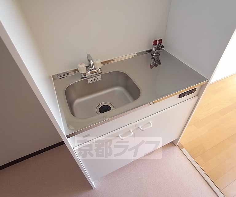 キッチン　コンパクトキッチンでスッキリ。