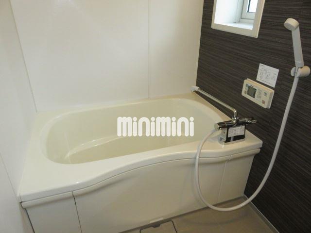 バス・シャワールーム　くつろいで入れそうなオシャレなお風呂です