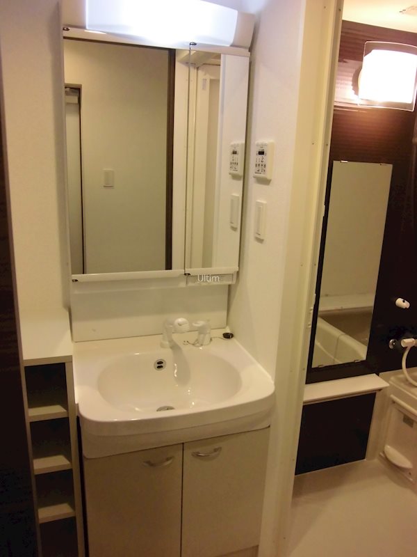 洗面設備　違うお部屋の写真です。ご参考までに