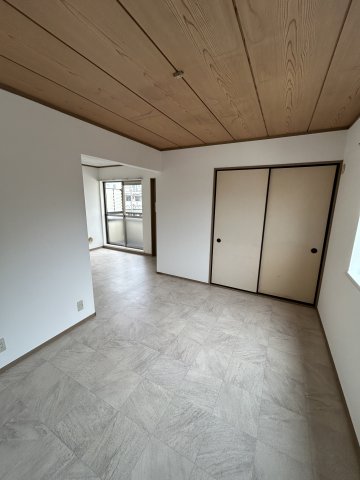 その他部屋・スペース　広くて明るい寝室