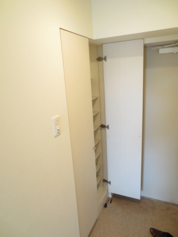 玄関　別の部屋の写真です