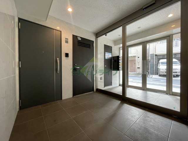 ロビー　ブリヤン諏訪台