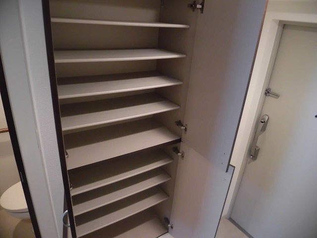 収納　下駄箱が有るので初期費用が抑えられます。